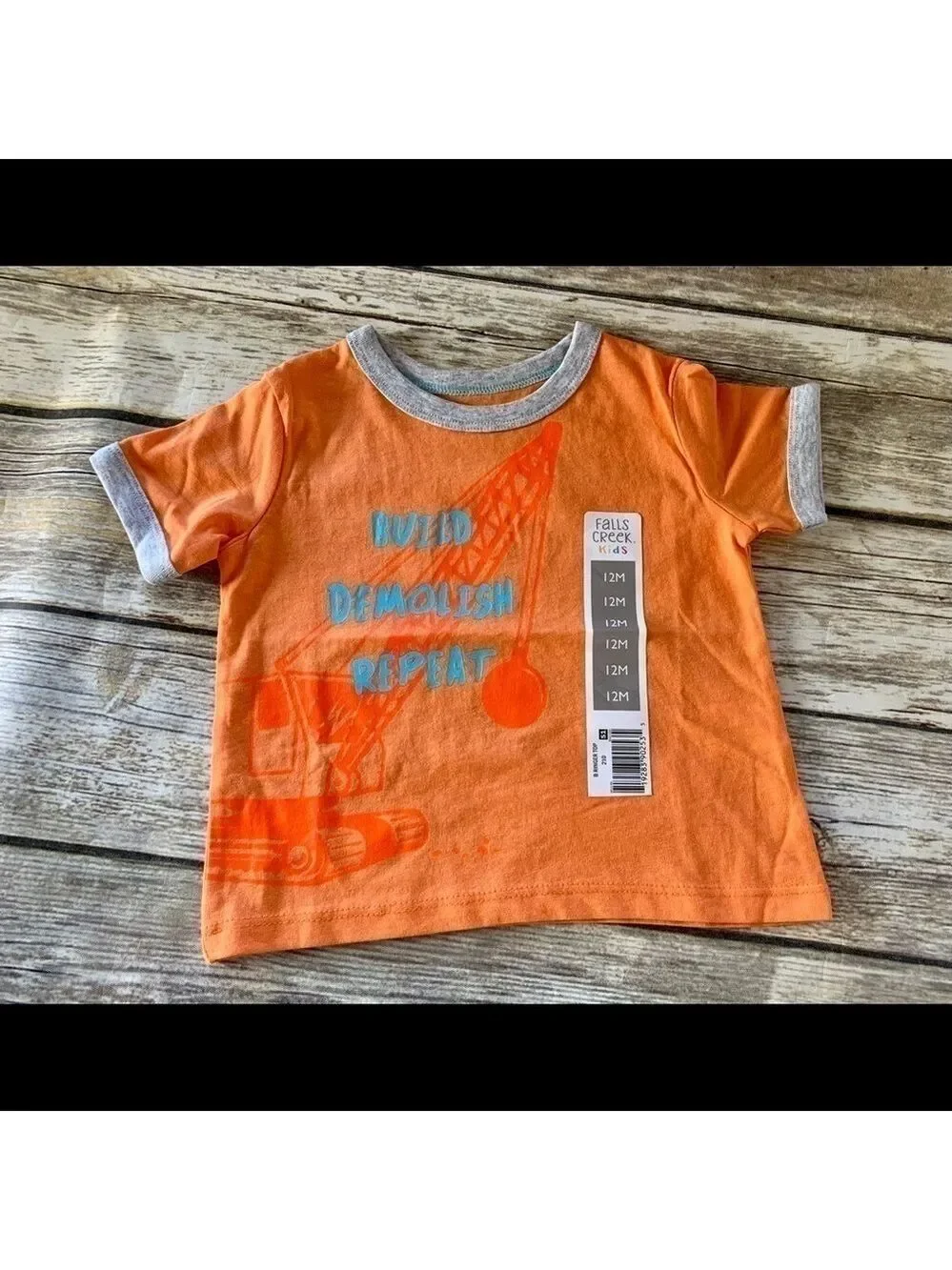 🦊3 NWT GRAPHIC TEES